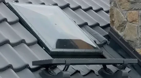 Окно-люк Fakro WSZ с универсальным окладом в Санкт-Петербурге фото