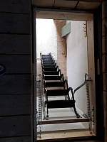 Чердачная лестница Fakro LST 60x120, вид с чердака на ступени