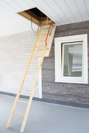 Чердачная люк-лестница Döcke Premium в Санкт-Петербурге фото