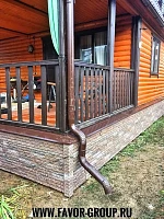 Панели снегозадержателей Borge на кровельной системе дома