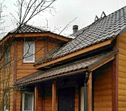 Дом с водостоком Металл Профиль и снегозадержателем Borge