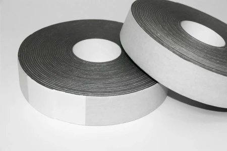 Уплотнительная клейкая лента Fakro HausBand P 30x0,05 м в Санкт-Петербурге фото