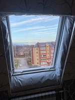 Мансардное окно Fakro PTP-V U3 114х140 изнутри с гидроизоляционным окладом XDK