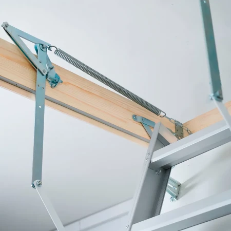 Чердачная люк-лестница Oman Alurus Lite алюминиевая складная 3-х секционная в Санкт-Петербурге фото