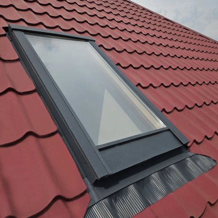 Мансардное окно ВиЛайт без октрывания с окладом в Санкт-Петербурге фото