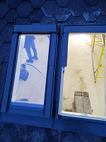 Три установленных мансардных окна Fakro