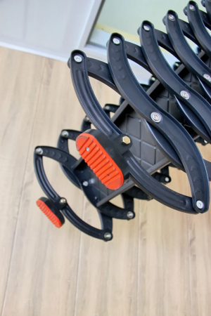 Чердачная люк-лестница Fakro LCS-E (CH) в Санкт-Петербурге фото