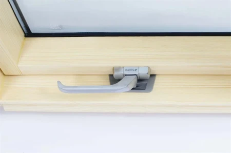 Мансардное окно Fakro FTP (CH) в Санкт-Петербурге фото