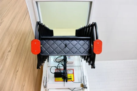 Чердачная люк-лестница Fakro LCS-E (CH) в Санкт-Петербурге фото