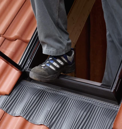 Окно-люк Velux GVT 0059 в Санкт-Петербурге фото