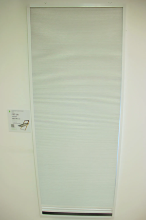 Шторы и москитные сетки 2 в 1 Fakro Штора и  AMD Duet Blackout в Санкт-Петербурге фото