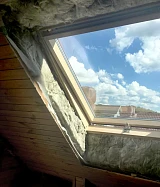 Мансардное окно Fakro FTS-V U4 94x118, утепление откосов изнутри