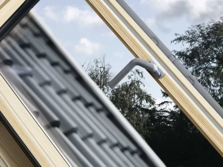 Распашное окно Velux GXL 3070 в Санкт-Петербурге фото