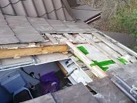 Демонтаж кровли для установки окна Fakro PTP-U3 ПВХ 78x140, гидроизоляция