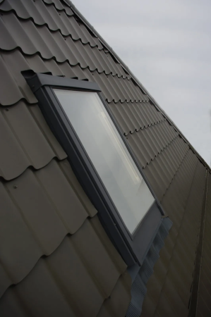 Мансардное окно ВиЛайт без октрывания с окладом в Санкт-Петербурге фото
