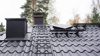 Как можно обезопасить себя во время обслуживания кровли