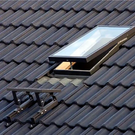 Окно-люк Fakro WGI с универсальным окладом в Санкт-Петербурге фото