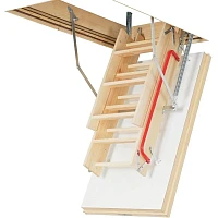 Складная чердачная лестница из дерева с утеплённым люком