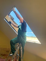 Монтаж мансардного окна Fakro PTP-V U3 ПВХ — установка рамы