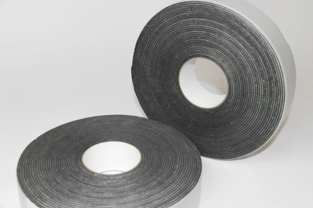 Уплотнительная клейкая лента Fakro HausBand P 30x0,05 м в Санкт-Петербурге фото