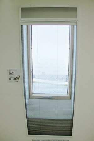 Шторы и москитные сетки 2 в 1 Fakro Штора и  AMD Duet Blackout в Санкт-Петербурге фото