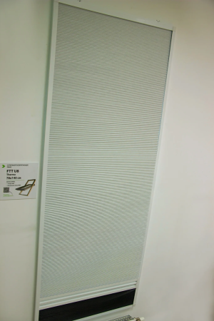 Шторы и москитные сетки 2 в 1 Fakro Штора и  AMD Duet Blackout в Санкт-Петербурге фото