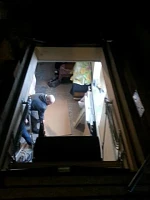 Открытый люк чердачной лестницы Fakro LST 70x120, вид с чердака