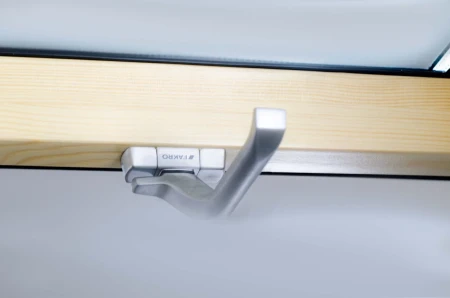 Мансардное окно Fakro FTP-V U5+ (CH) в Санкт-Петербурге фото Мансардное окно Fakro FTP-V U5+ (CH) в Санкт-Петербурге фото