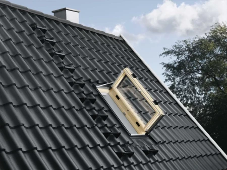 Распашное окно Velux GXL 3070 в Санкт-Петербурге фото