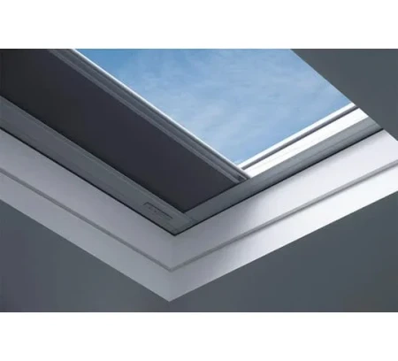 Зенитный фонарь Fakro DXF-D U6 в Санкт-Петербурге фото