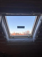 Мансардное окно изнутри с пароизоляцией по периметру