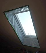 Мансардное окно Fakro PTP-V U4 PROFI вид изнутри после монтажа
