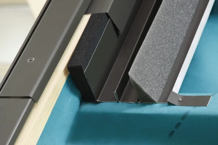 Оклад Fakro EZV для профилированной кровли в Санкт-Петербурге фото