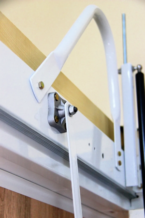 Чердачная люк-лестница Fakro LCS-E (CH) в Санкт-Петербурге фото