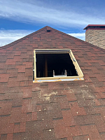 Подготовленный проём с деревянной рамой под мансардное окно