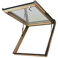 Эвакуационное мансардное окно с деревянной рамой в открытом положении