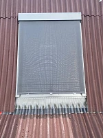 Мансардное окно Fakro с маркизой AMZ 114х140 на профилированной кровле