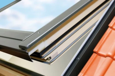 Мансардное окно Fakro LUX FTT U6 Thermo в Санкт-Петербурге фото