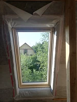 Установленное мансардное окно, вид из помещения